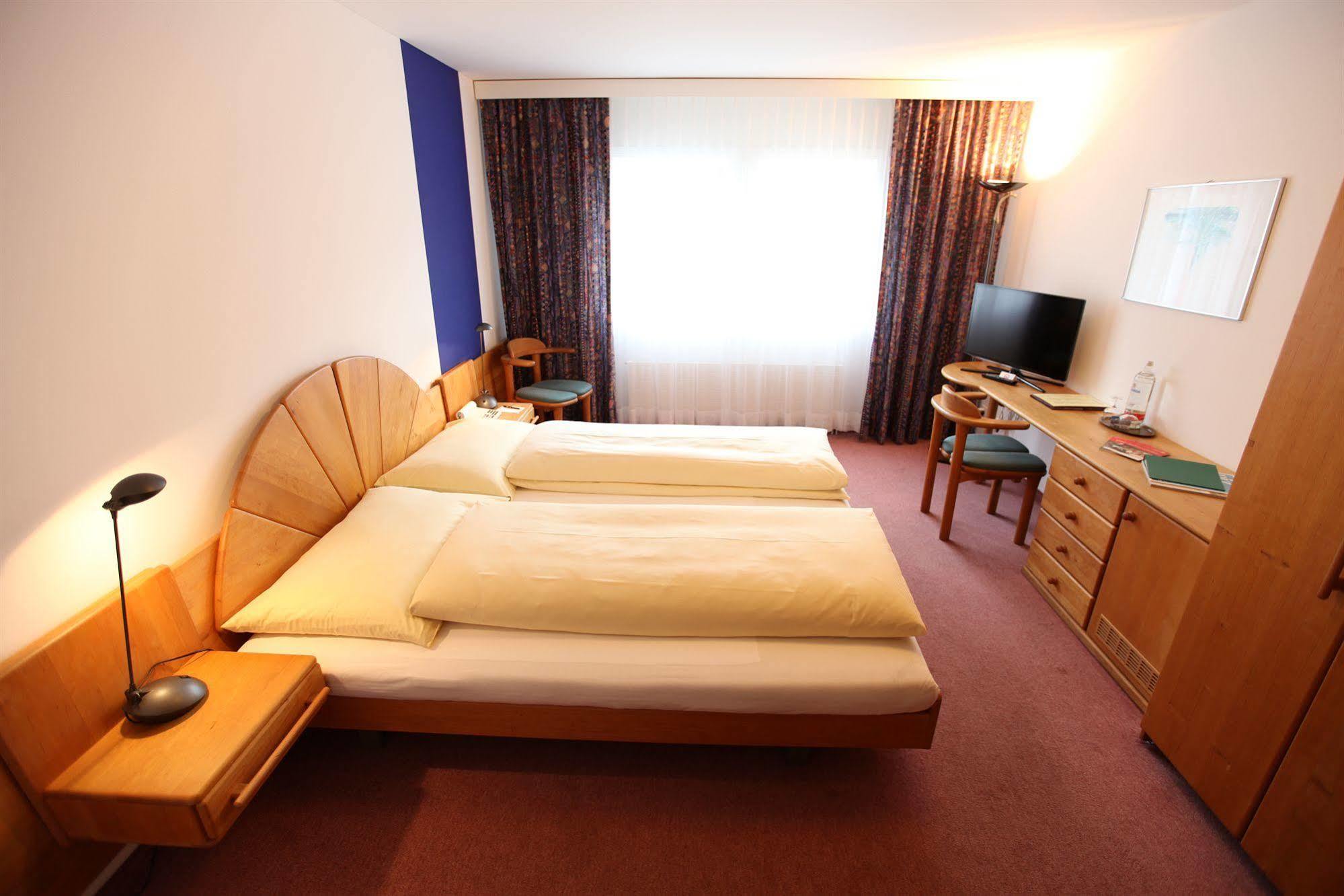 Typically Swiss Hotel Altana سكول المظهر الخارجي الصورة