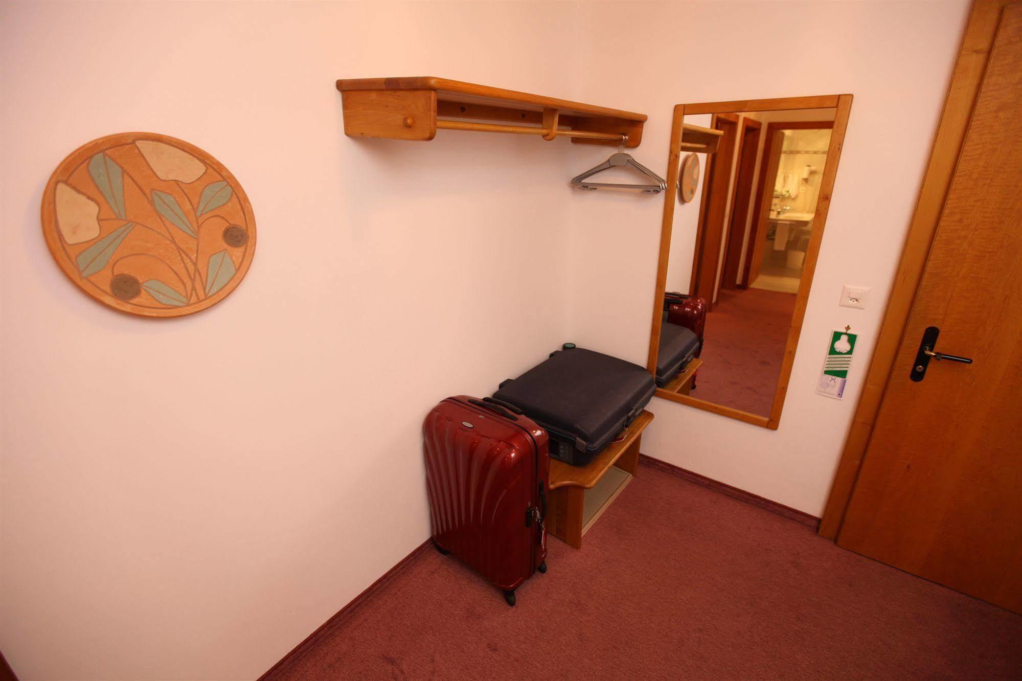 Typically Swiss Hotel Altana سكول المظهر الخارجي الصورة