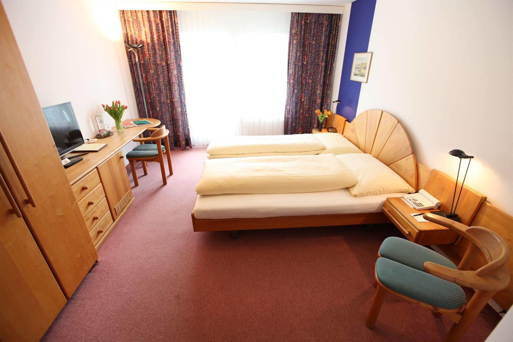 Typically Swiss Hotel Altana سكول المظهر الخارجي الصورة