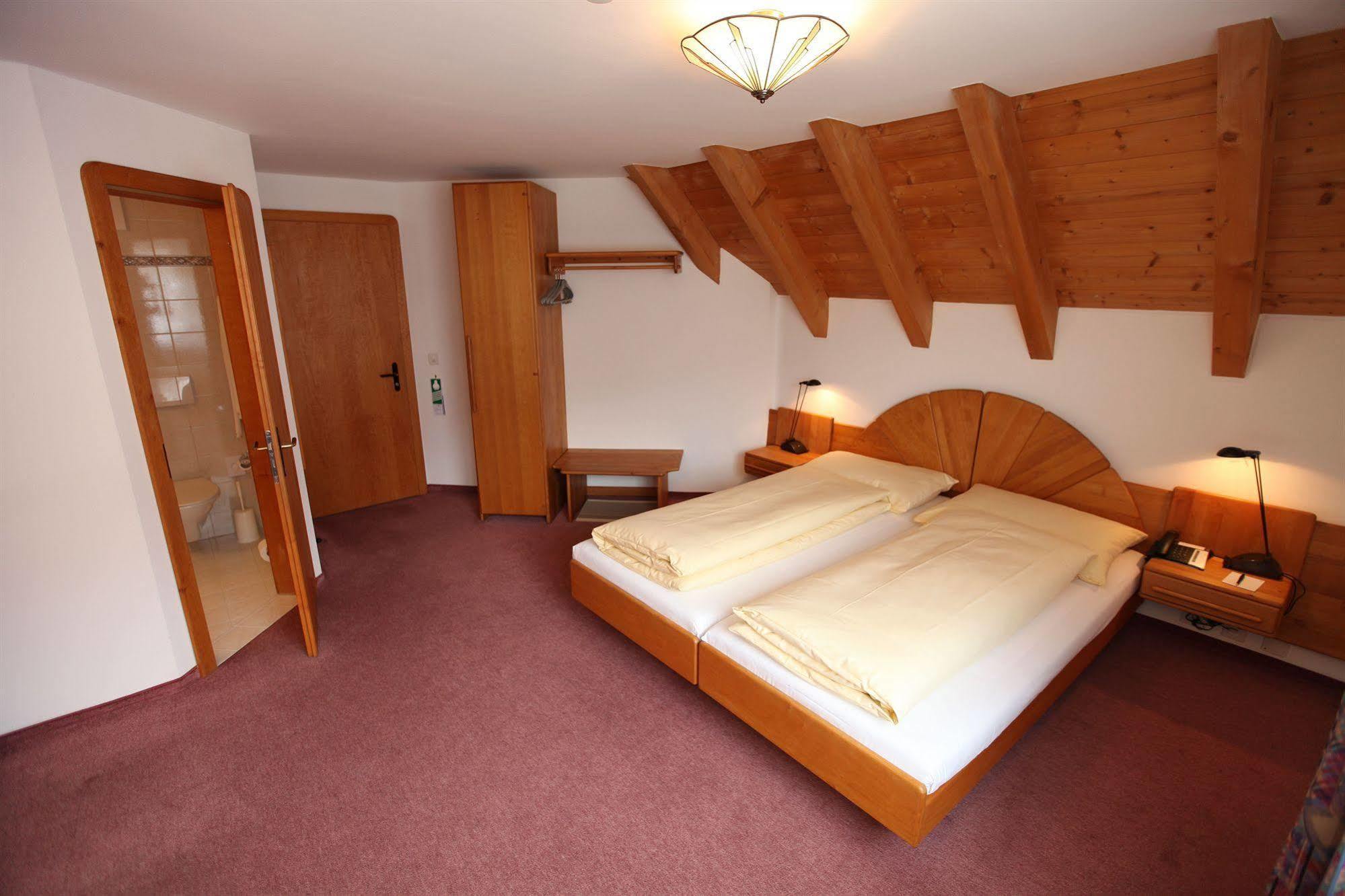 Typically Swiss Hotel Altana سكول المظهر الخارجي الصورة