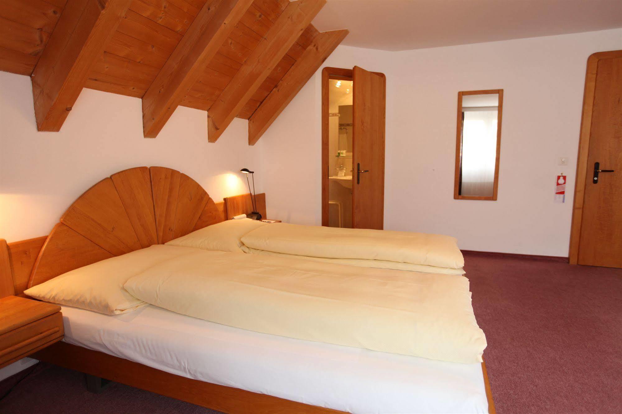 Typically Swiss Hotel Altana سكول المظهر الخارجي الصورة