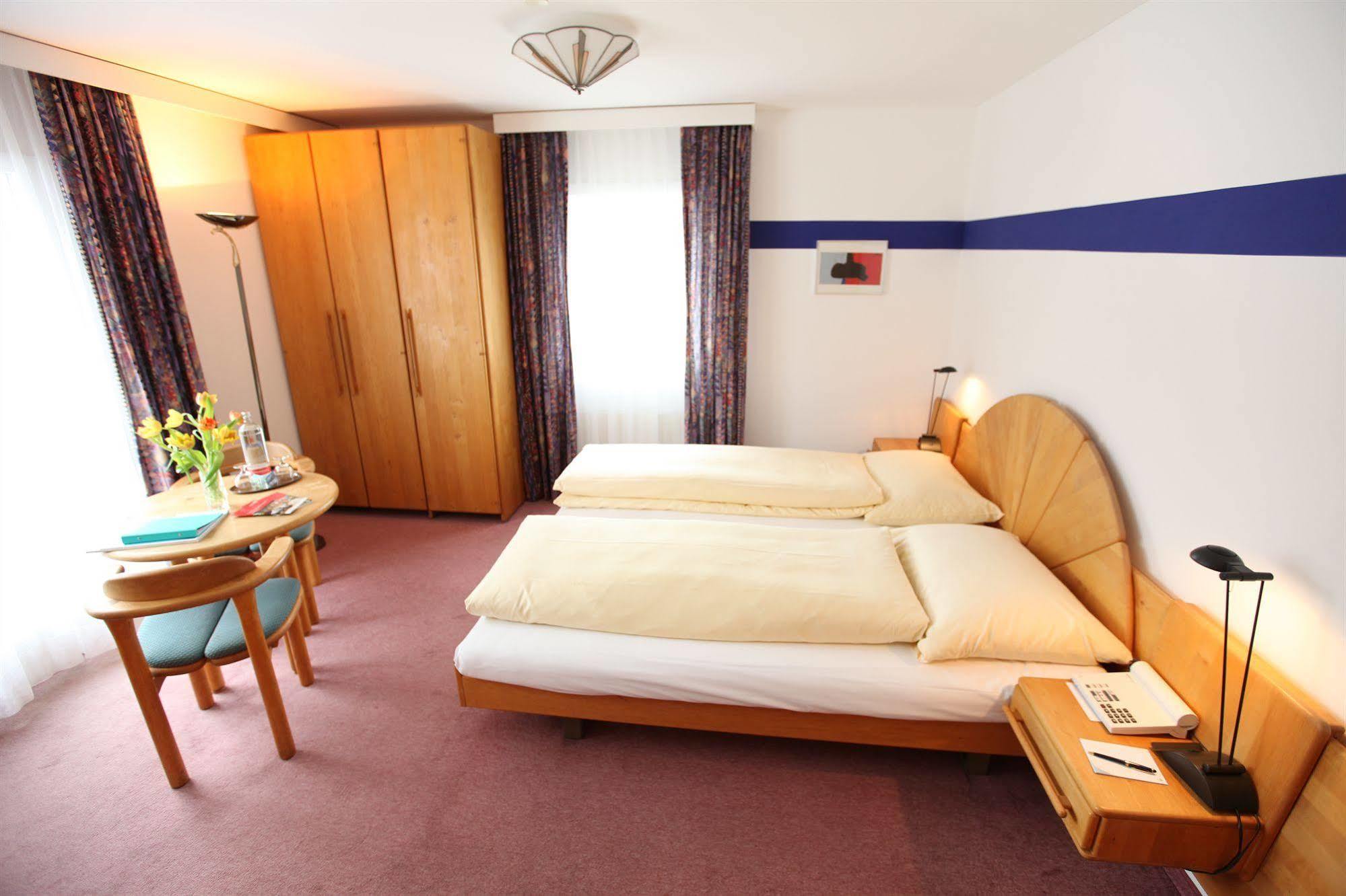 Typically Swiss Hotel Altana سكول المظهر الخارجي الصورة