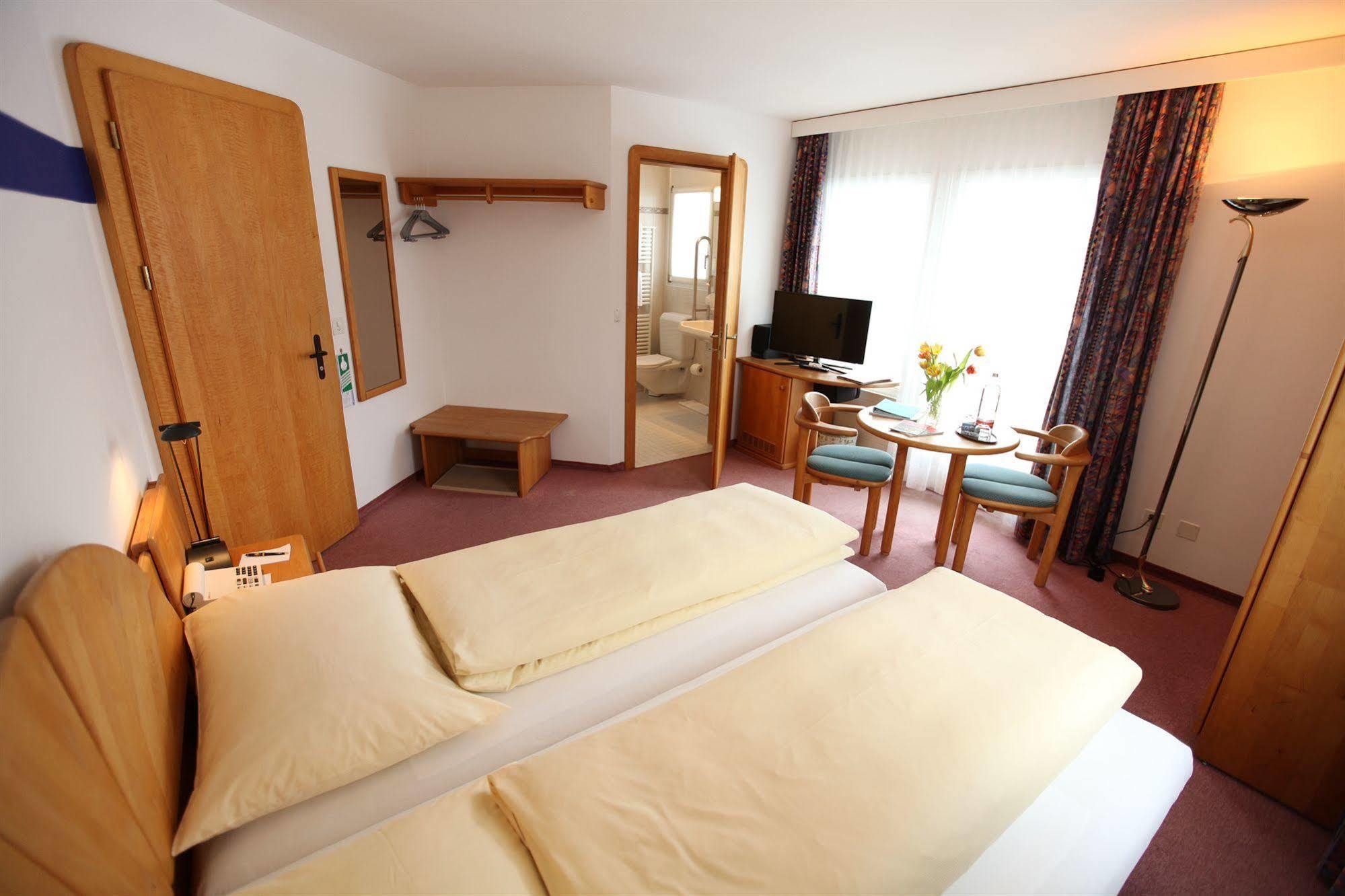 Typically Swiss Hotel Altana سكول المظهر الخارجي الصورة