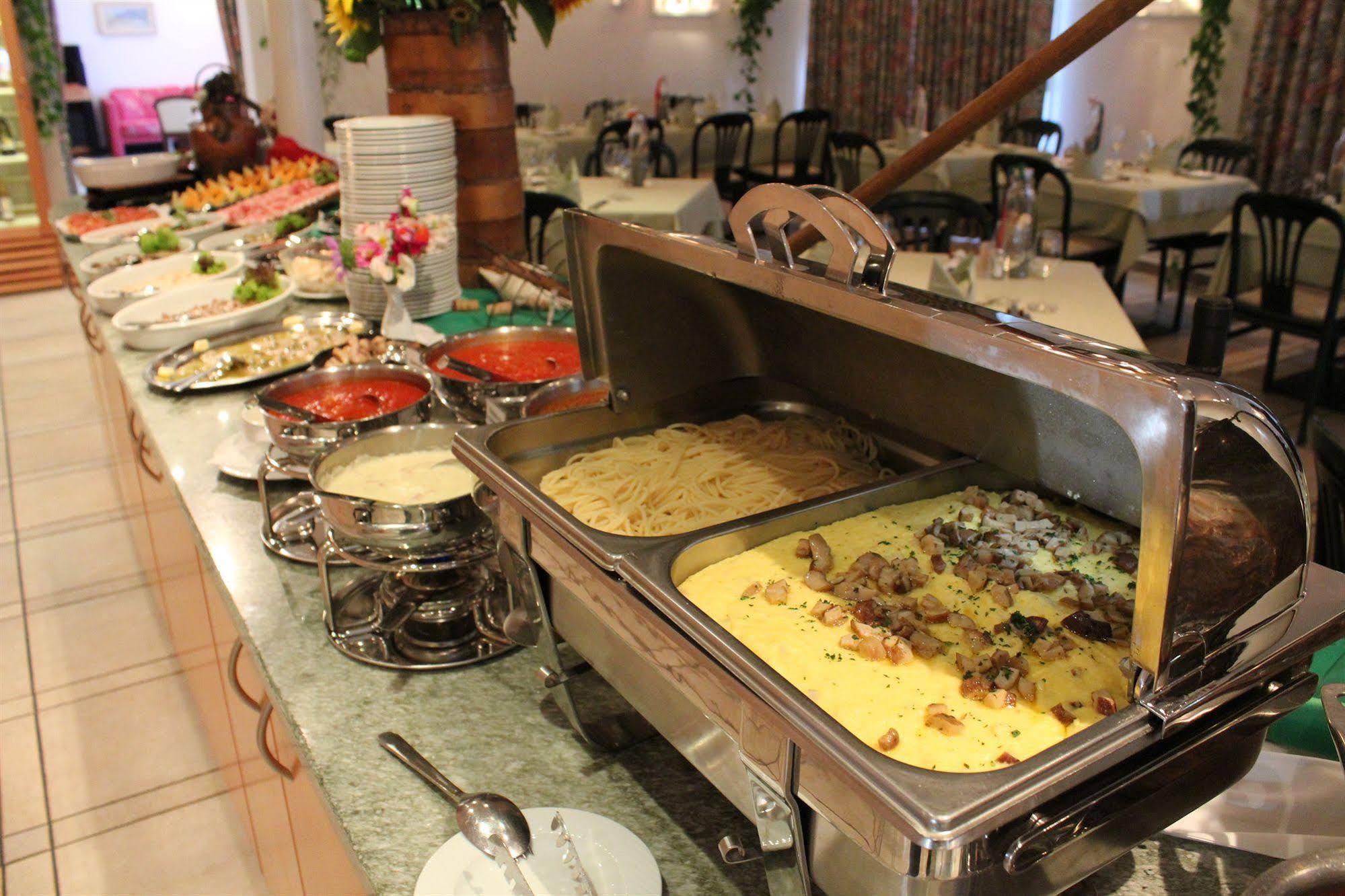 Typically Swiss Hotel Altana سكول المظهر الخارجي الصورة